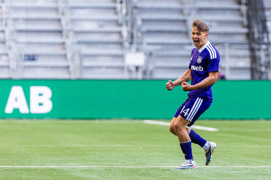 Danylo Sikan of Anderlecht celebrates