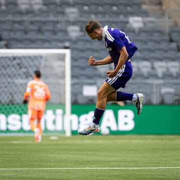 Danylo Sikan of Anderlecht celebrates