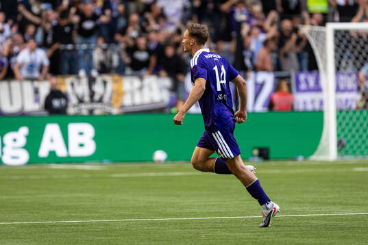 Danylo Sikan of Anderlecht celebrates