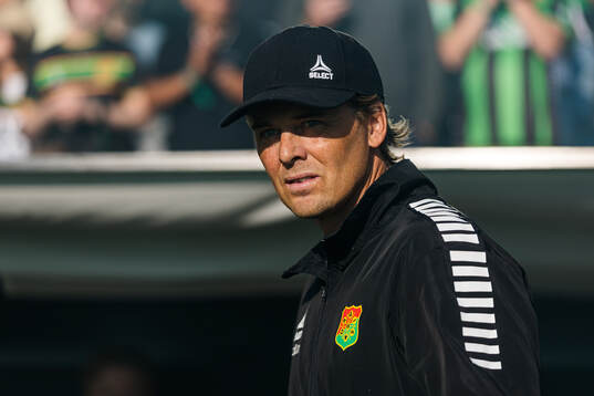 Coach Fredrik Holmberg of GAIS
