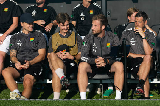 Goalkeeper coach Ole Söderberg, physiotherapist Arvid
