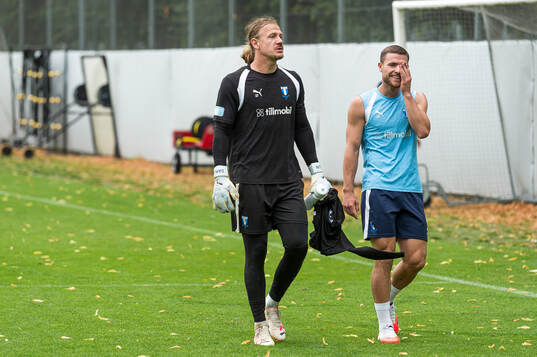 Målvakt Johan Dahlin och Gabriel Busanello