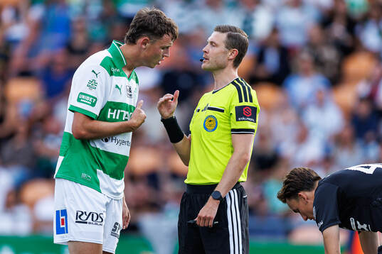 Västerås Mikkel Ladefoged och Domare Erik Mattsson