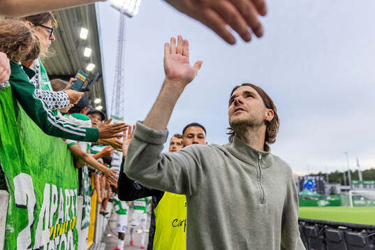 Västerås huvudtränare Alexander Rubin tackar supportrarna