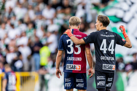 Örgrytes Sebastian Lagerlund och målvakt Hampus Gustafsson