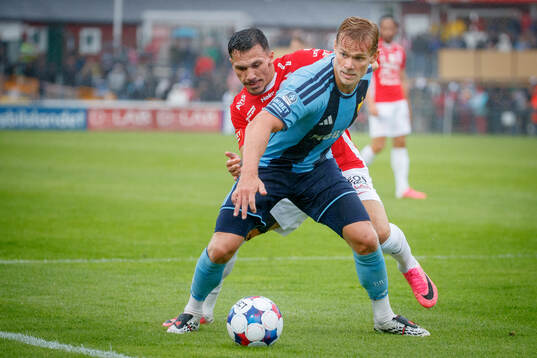 Djurgårdens Hampus Finndell och Degerfors Arman Taranis