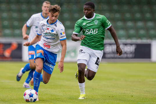IFK Värnamos Fred Bozicevic och Brages Ozor Victor Okeke