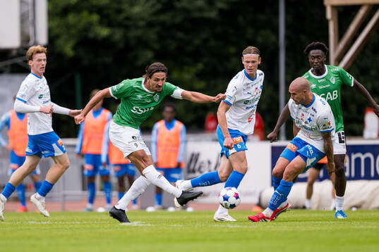Brages Filip Trpcevski och IFK Värnamos Douglas Bergqvist
