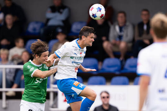 Brages Tobias Stagaard och IFK Värnamos Marcus Antonsson
