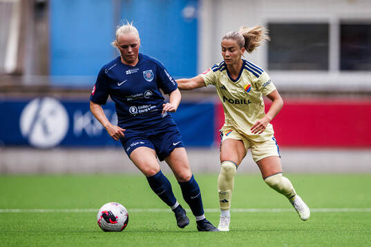 Eskilstuna United DFFs Viivi Ollonqvist och Djurgårdens