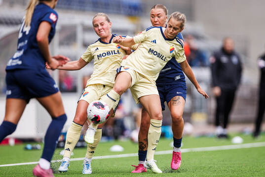 Djurgårdens Maria Olafsdottir Gros och Sara Eriksson
