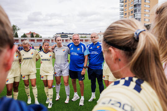 Djurgårdens Meja Staffansson, målvakt Moa Öhman och