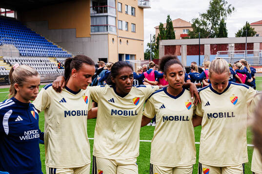 Djurgårdens Johanna Renmark, Denize Minas, Alicia Garner