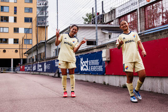 Djurgårdens Maho Hirosawa och Urara Watanabe