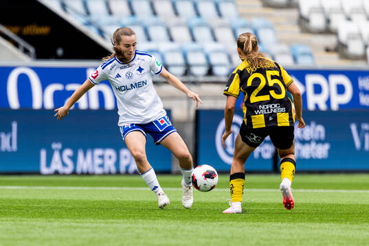 IFK Norrköpings Carrie Jones och Hammarbys Fanny Peterson