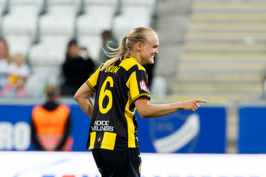 Hammarbys Elin Sørum jublar