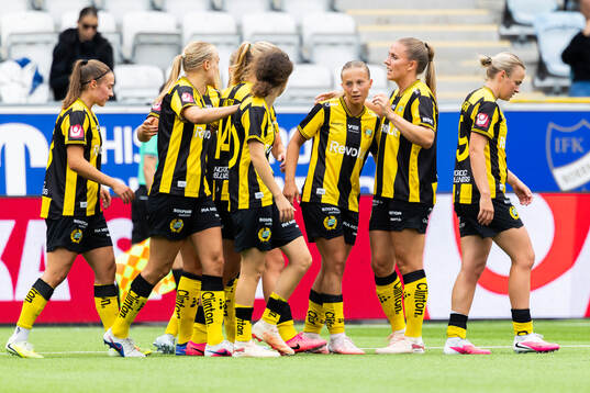 Hammarbys Fanny Peterson jublar