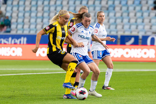 Hammarbys Stina Lennartsson och IFK Norrköpings Carrie