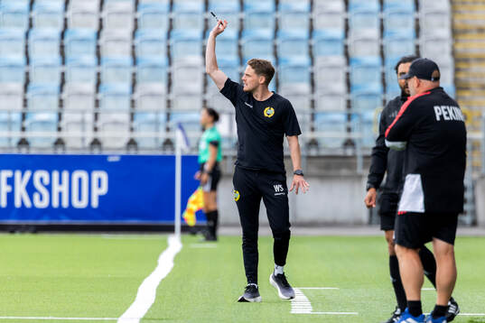 Hammarbys tränare William Strömberg