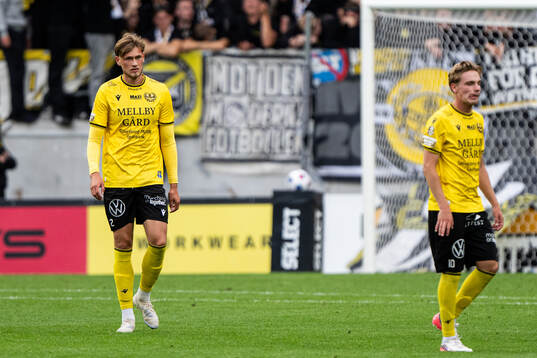 Mjällbys Ludvig Svanberg och Jeppe Kjaer deppar