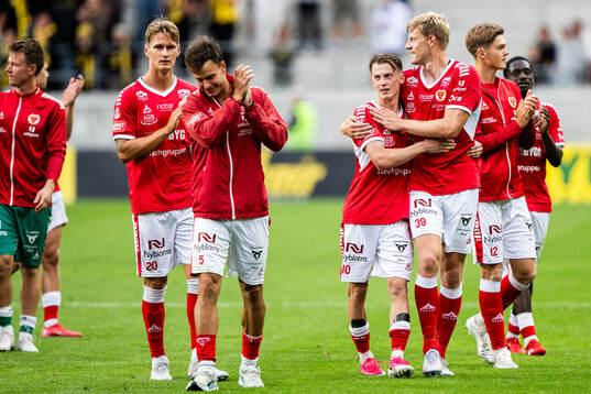 Kalmars Marius Söderbäck och Lars Sætra jublar