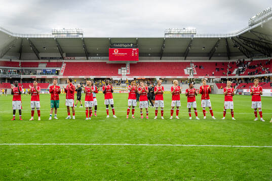Kalmars spelare jublar