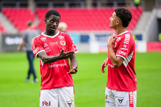 Kalmars Charles Sagoe Jr och Nassef Chourak jublar
