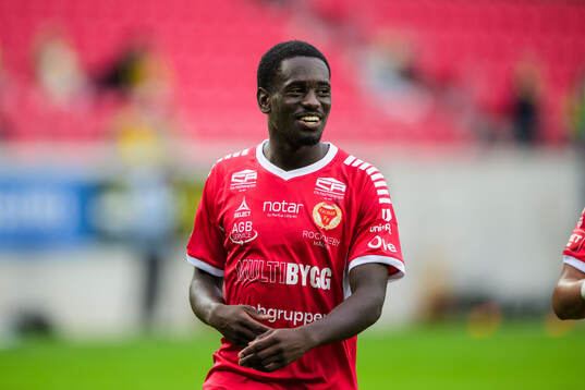Kalmars Charles Sagoe Jr jublar