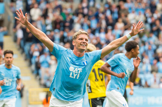 Malmö FFs Jens Stryger Larsen jublar
