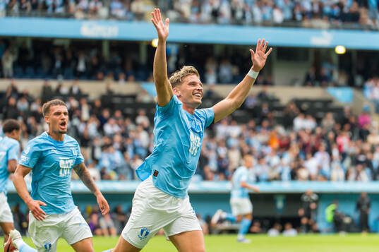 Malmö FFs Jens Stryger Larsen jublar