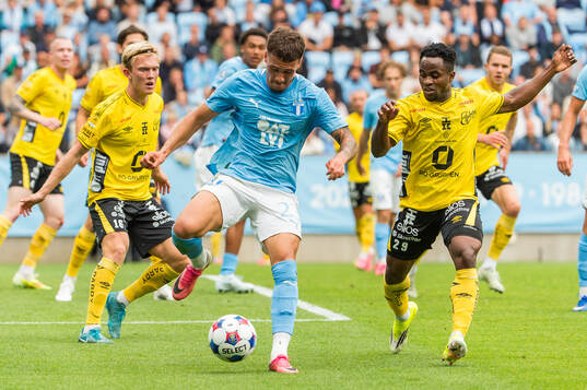Malmö FFs Noah Åstrand John och Elfsborgs Momoh Ibrahim