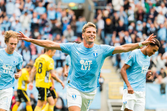 Malmö FFs Jens Stryger Larsen jublar