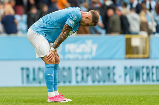 Malmö FFs Diego Garcia deppar