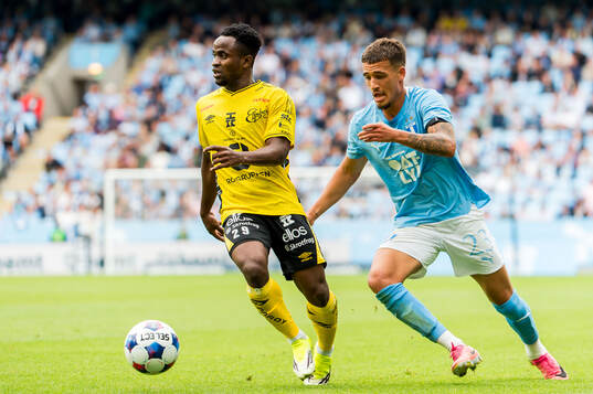 Elfsborgs Momoh Ibrahim Kamara och Malmö FFs Noah Åstrand