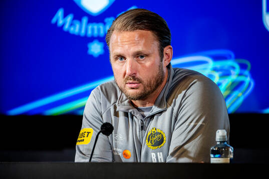 Elfsborgs manager Björn Hamberg på en presskonferens
