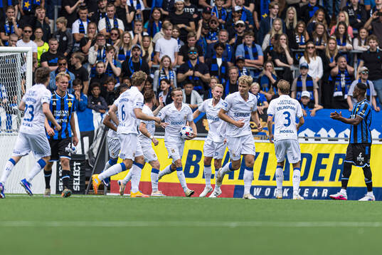 IFK Göteborgs Sam Larsson jublar