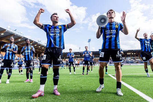 Sirius Henrik Rönnlöf Castegren och Marcus Lindberg jublar