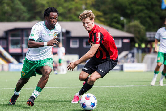 Hammarbys Frank Junior Agyei och Brommapojkarnas Atle