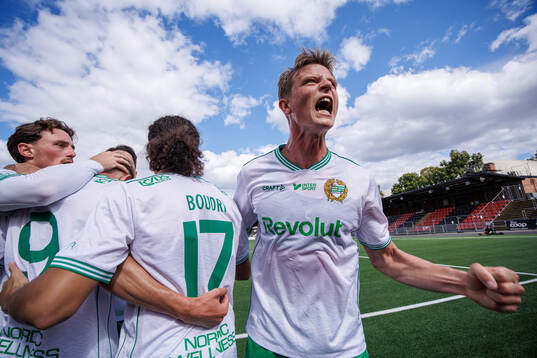 Hammarbys Frederik Winther  jublar