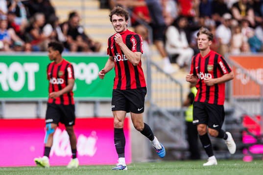 Brommapojkarnas Andreas Troelsen jublar