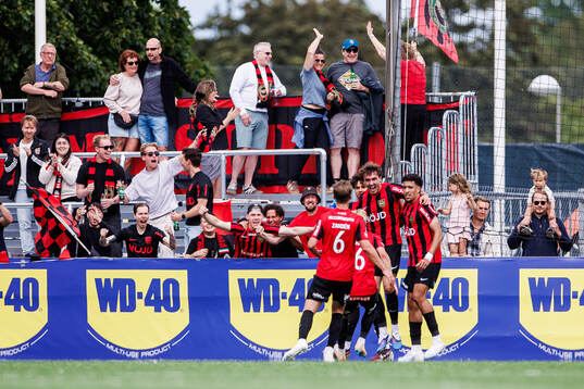 Brommapojkarnas Andreas Troelsen jublar