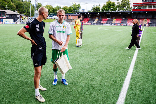 Hammarbys Victor Lind deppar