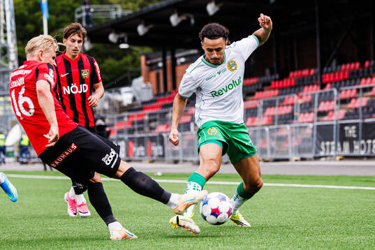 Brommapojkarnas Simon Strand och Hammarbys Amin Boudri