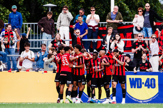 Brommapojkarnas spelare jublar
