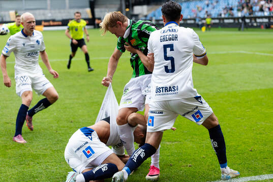 GAIS Henry Sletsjøe och Halmstads Filip Schyberg