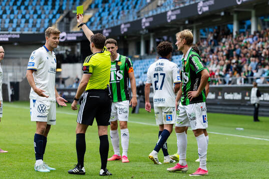GAIS Henry Sletsjøe och Halmstads Filip Schyberg varnas av