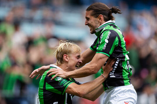 GAIS Henry Sletsjøe jublar ihop med Nikola Vasic