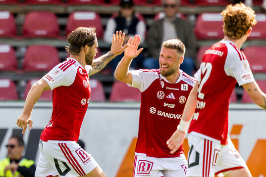 Sandvikens Karl Bohm jublar