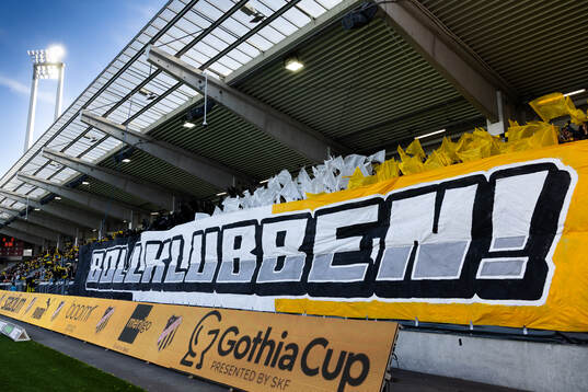 Häckens klack med ett Tifo