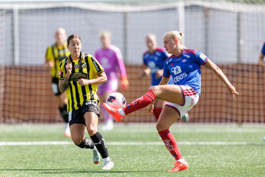 Häckens Tabitha Michelle Tindell och Monica Jusu Bah